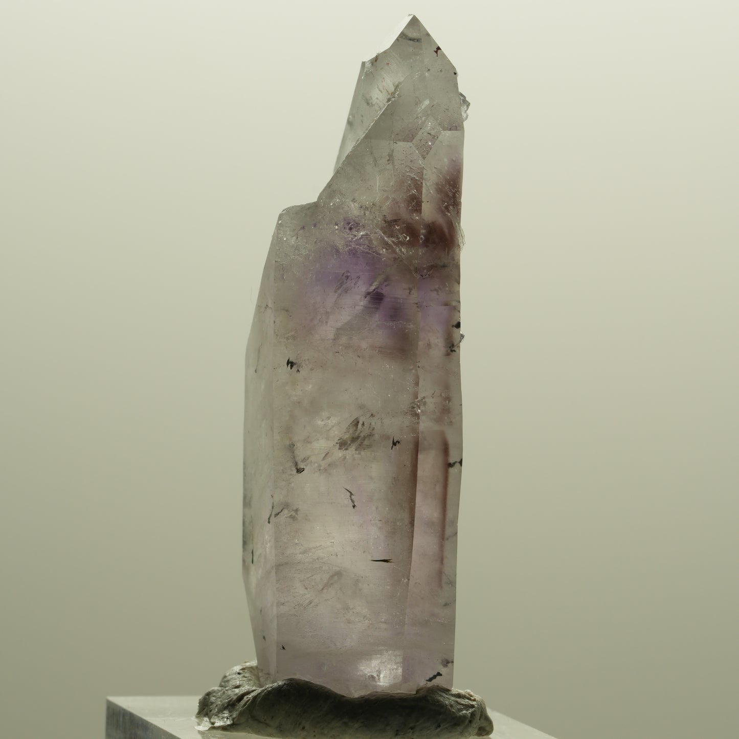 Harlekin Phantom Amethyst mit Analcim Streep Mine, Goboboseb, Namibia 54*24*14mm #14569
