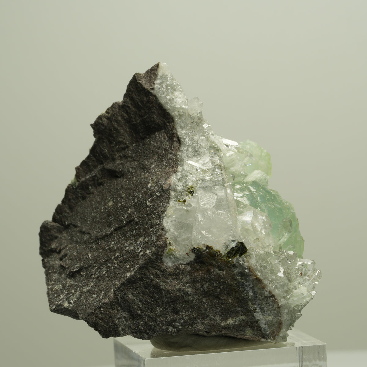 Starburst Quarz, Prehnit, Epidot auf Matrix Streep Mine Goboboseb Namibia 50*37*44mm #14657