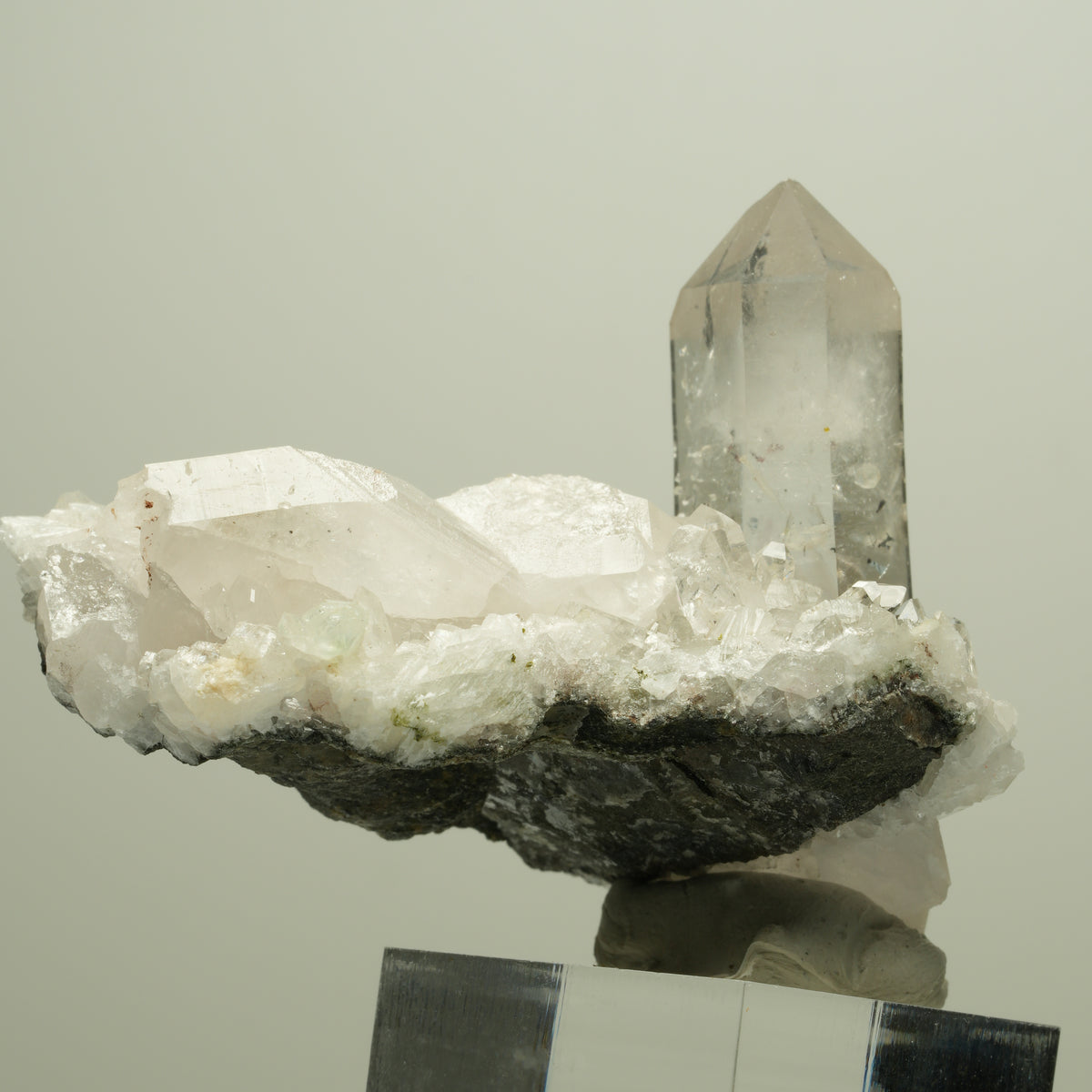 Harlekin Quarz, Prehnit, Calcit auf Matrix Streep Mine, Namibia 63*51*37mm #14666