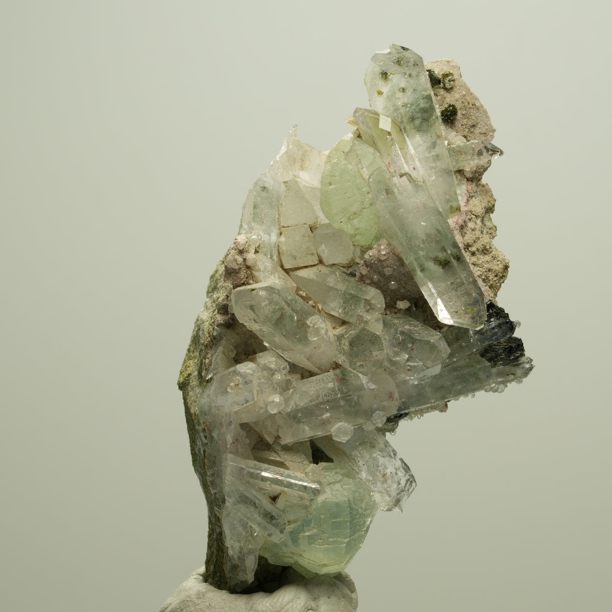 Harlekin Quarz, Prehnit, Analcim, Epidot auf Matrix Streep Mine, Namibia 66*39*24mm #14671