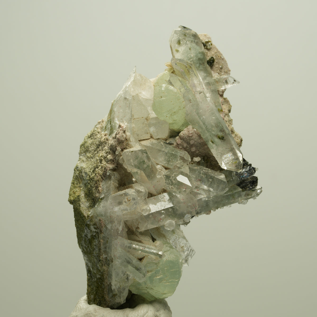 Harlekin Quarz, Prehnit, Analcim, Epidot auf Matrix Streep Mine, Namibia 66*39*24mm #14671