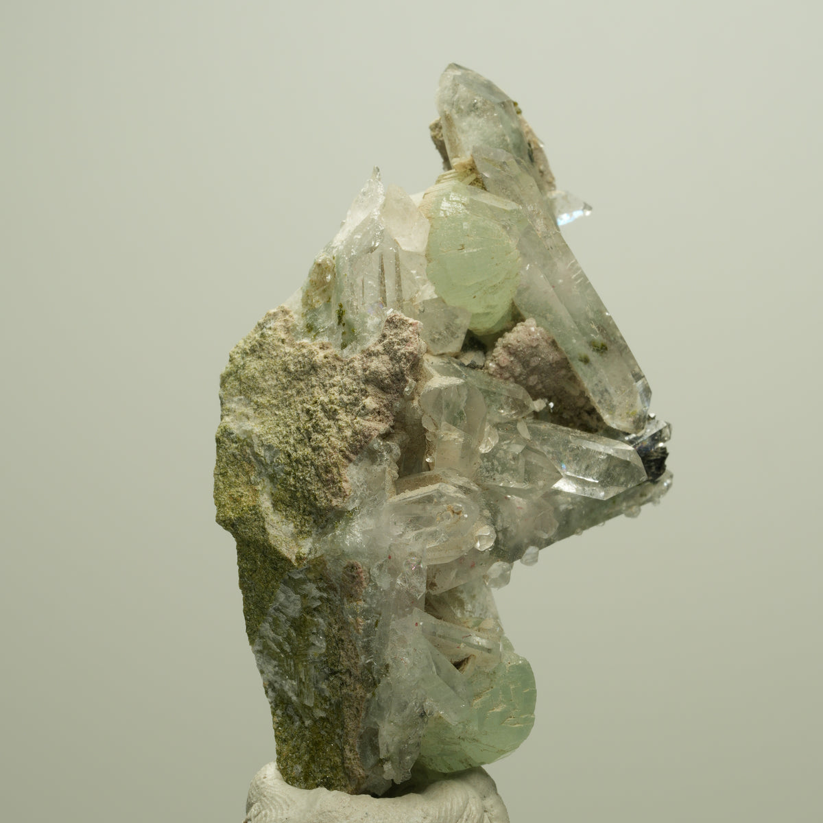 Harlekin Quarz, Prehnit, Analcim, Epidot auf Matrix Streep Mine, Namibia 66*39*24mm #14671