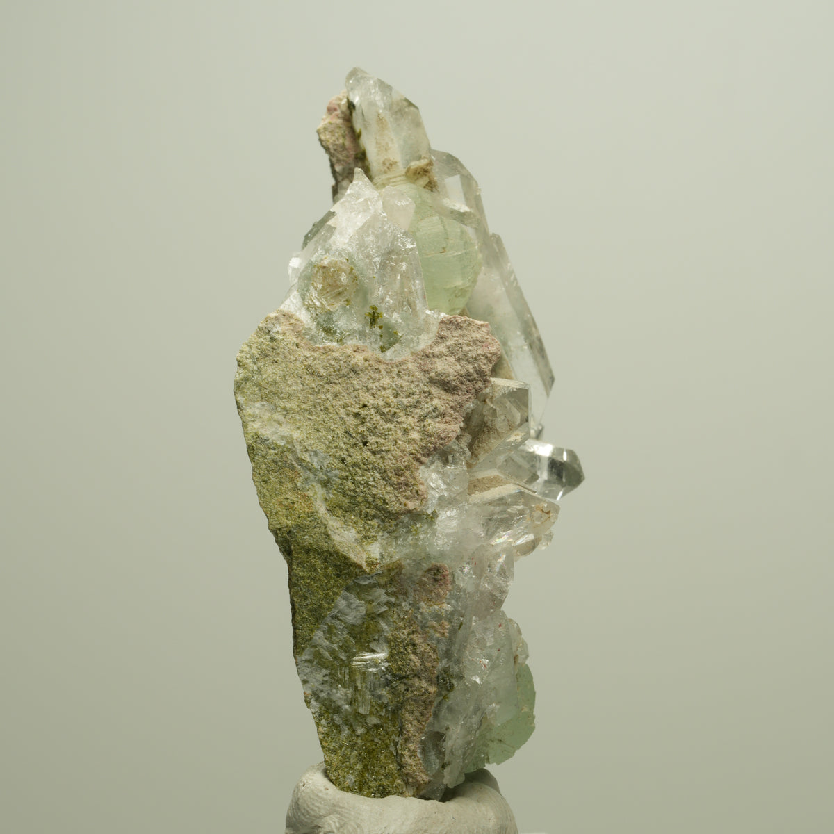 Harlekin Quarz, Prehnit, Analcim, Epidot auf Matrix Streep Mine, Namibia 66*39*24mm #14671