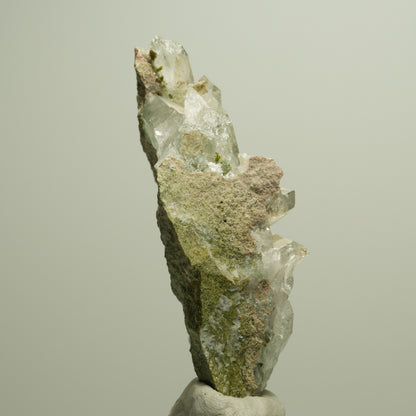Harlekin Quarz, Prehnit, Analcim, Epidot auf Matrix Streep Mine, Namibia 66*39*24mm #14671