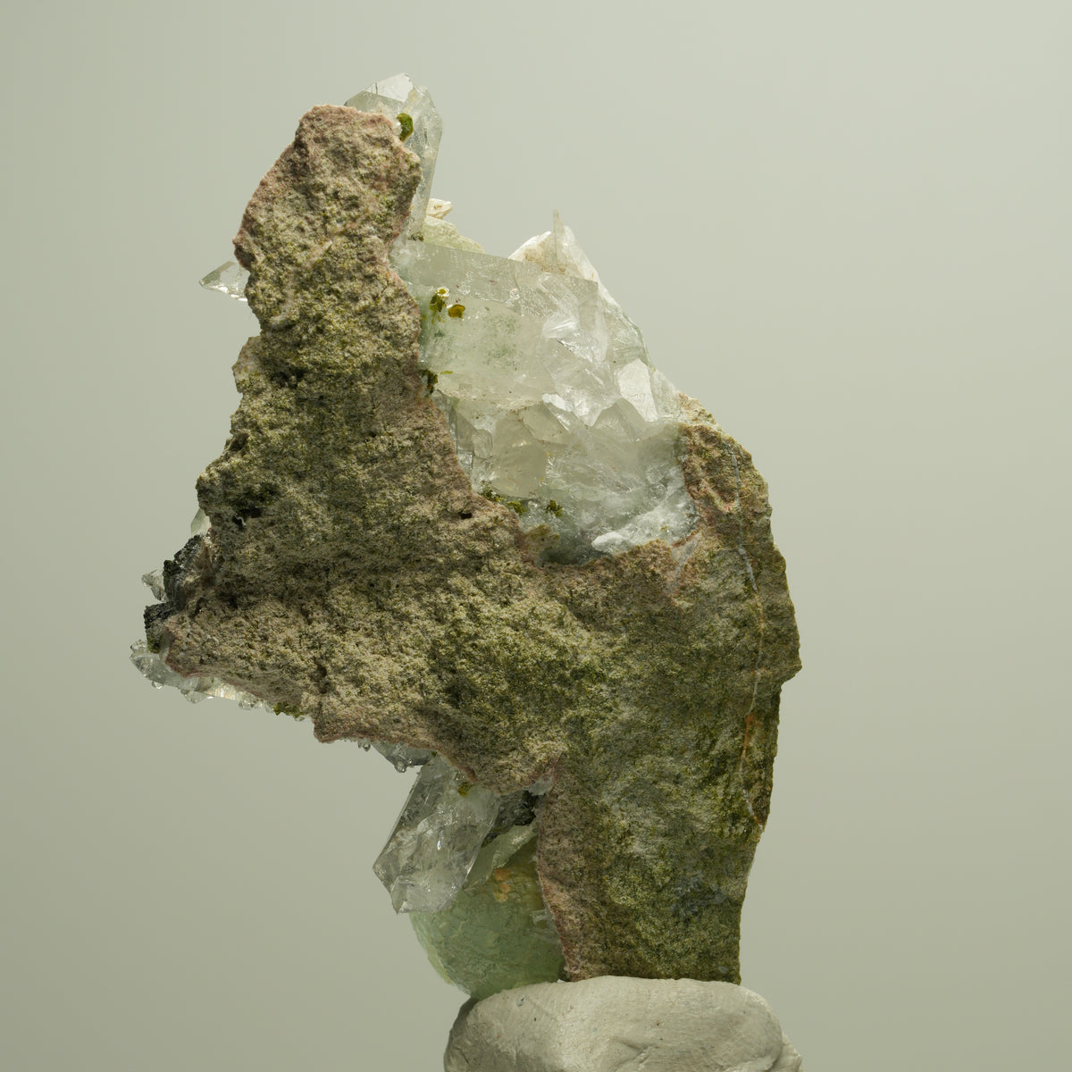 Harlekin Quarz, Prehnit, Analcim, Epidot auf Matrix Streep Mine, Namibia 66*39*24mm #14671