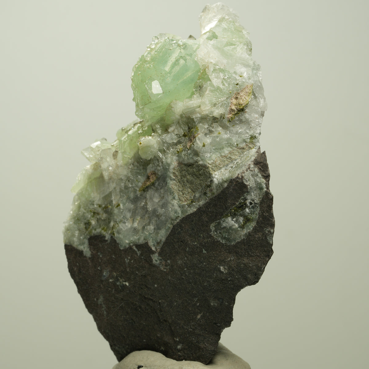 Quarz, Prehnit, Calcit, Analcim, Epidot auf Matrix Streep Mine, Namibia 80*52*31mm #14682
