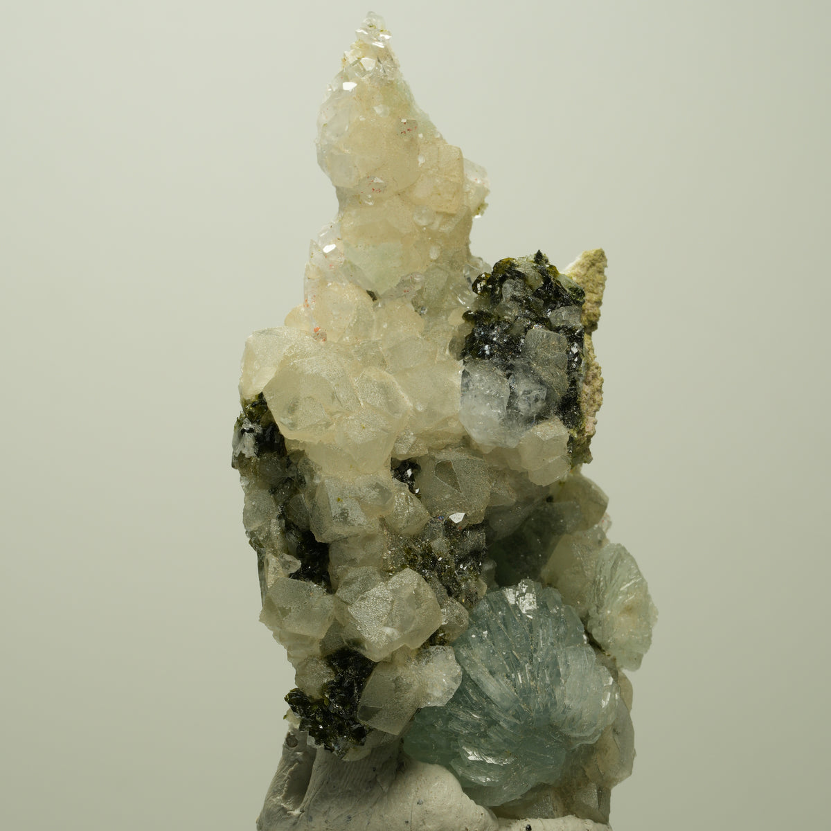 Quarz, Prehnit, Calcit, Analcim, Epidot auf Matrix Streep Mine, Namibia 80*45*24mm #14687