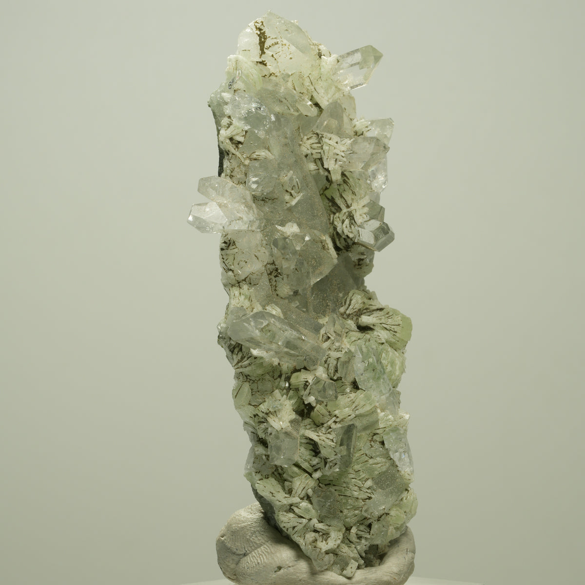 Starburst Quarz, Prehnit, Analcim, Epidot auf Matrix Streep Mine, Namibia 80*41*19mm #14692