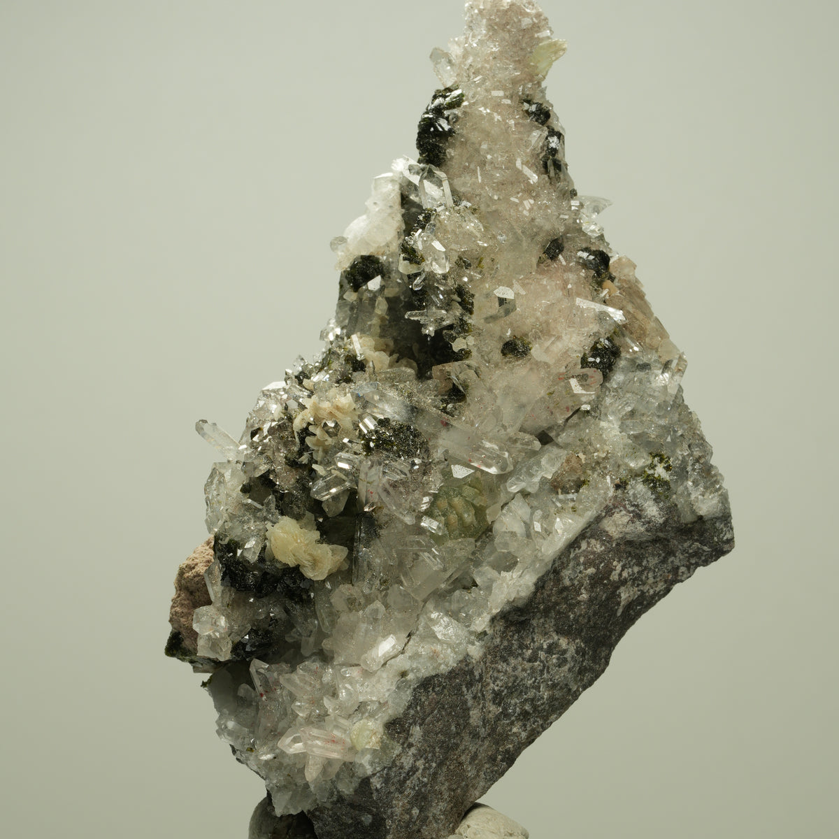 Harlekin Starburst Quarz, Prehnit, Calcit, Epidot, Matrix Streep Mine, Namibia 98*52*36mm #14705