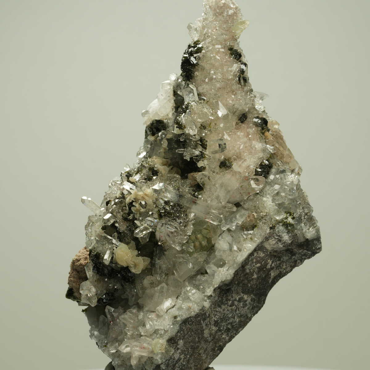 Harlekin Starburst Quarz, Prehnit, Calcit, Epidot, Matrix Streep Mine, Namibia 98*52*36mm #14705