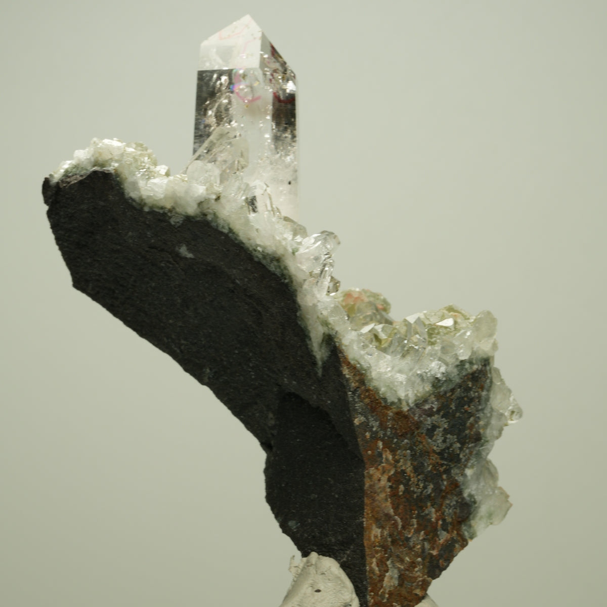Enhydro Phantom Rauchquarz, Prehnit, Calcit Analcim Epidot Streep Mine Namibia 92*48*34mm #14707