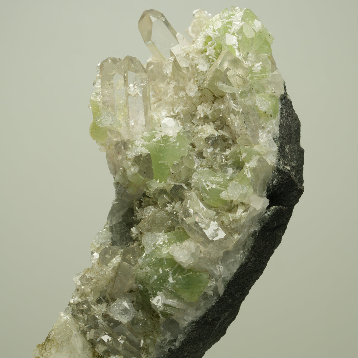 Starburst Quarz, Prehnit, Calcit, Analcim, Epidot, Matrix Streep Mine, Namibia 84*53*39mm #14708