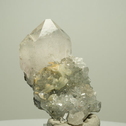 Harlekin Starburst Quarz, Prehnit, Calcit, Epidot, Matrix Streep Mine, Namibia 85*36*37mm #14713