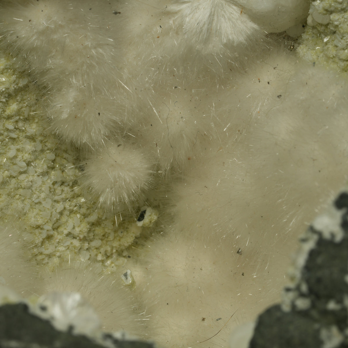 XXL Okenit-Geode auf Basaltgestein  Malad, Mumbai, MH, Indien 175*135*78mm #14721