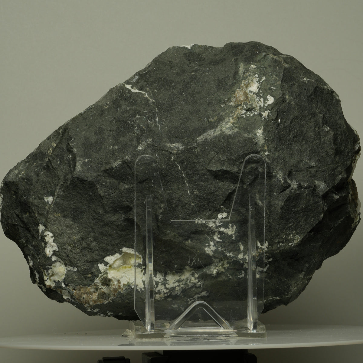 XXL Okenit-Geode auf Basaltgestein  Malad, Mumbai, MH, Indien 175*135*78mm #14721