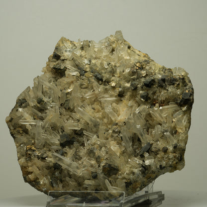 XL Bergkristall-Stufe mit Pyrit und dunklen Erzkristallen Unbekannt 146*134*69mm #14722
