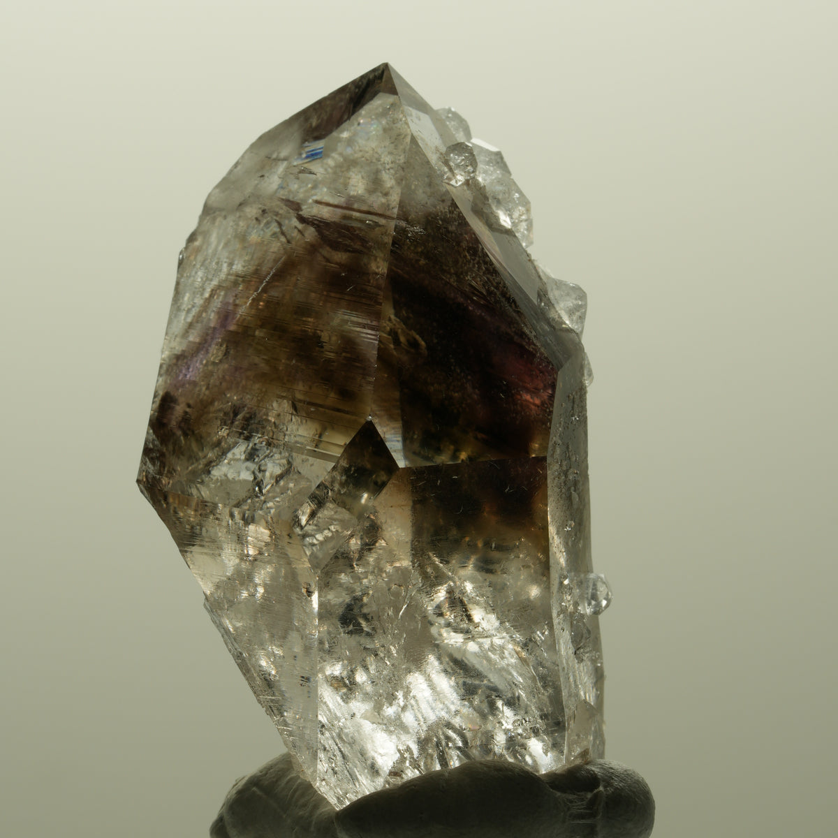 Harlekin Lemurian Phantom Amethyst mit Analcim Streep Mine, Goboboseb, Namibia 51*30*25mm #14809