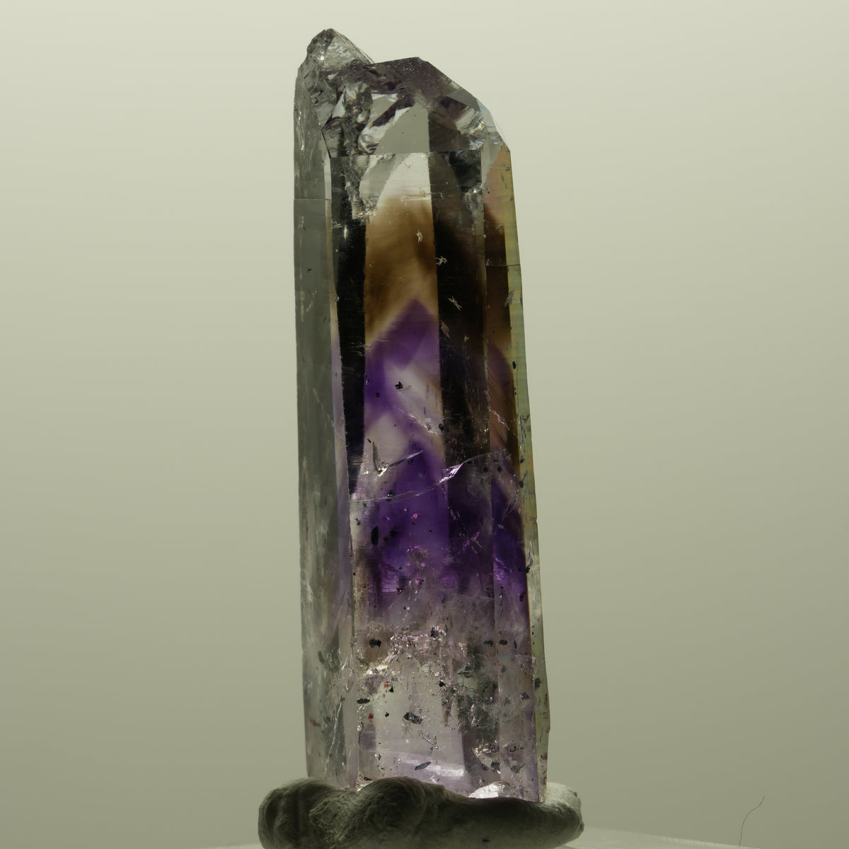 Harlekin Lemurian Skelett Phantom Amethyst Streep Mine, Goboboseb, Namibia 50*17*11mm #14810