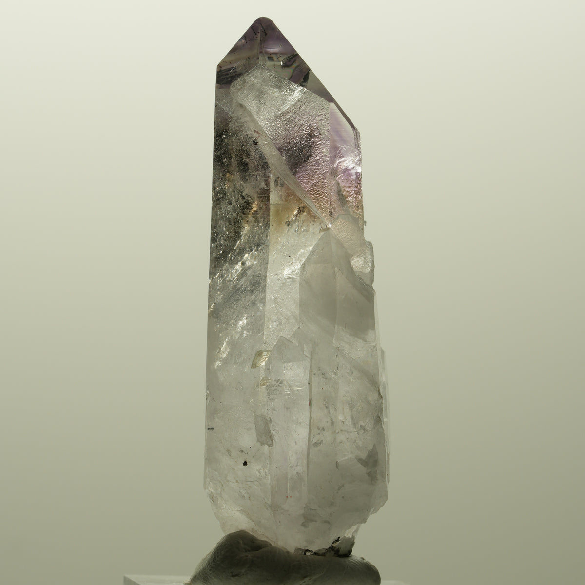 Lemurian Skelett Phantom Amethyst mit Hämatit Streep Mine, Goboboseb, Namibia 59*23*19mm #14812