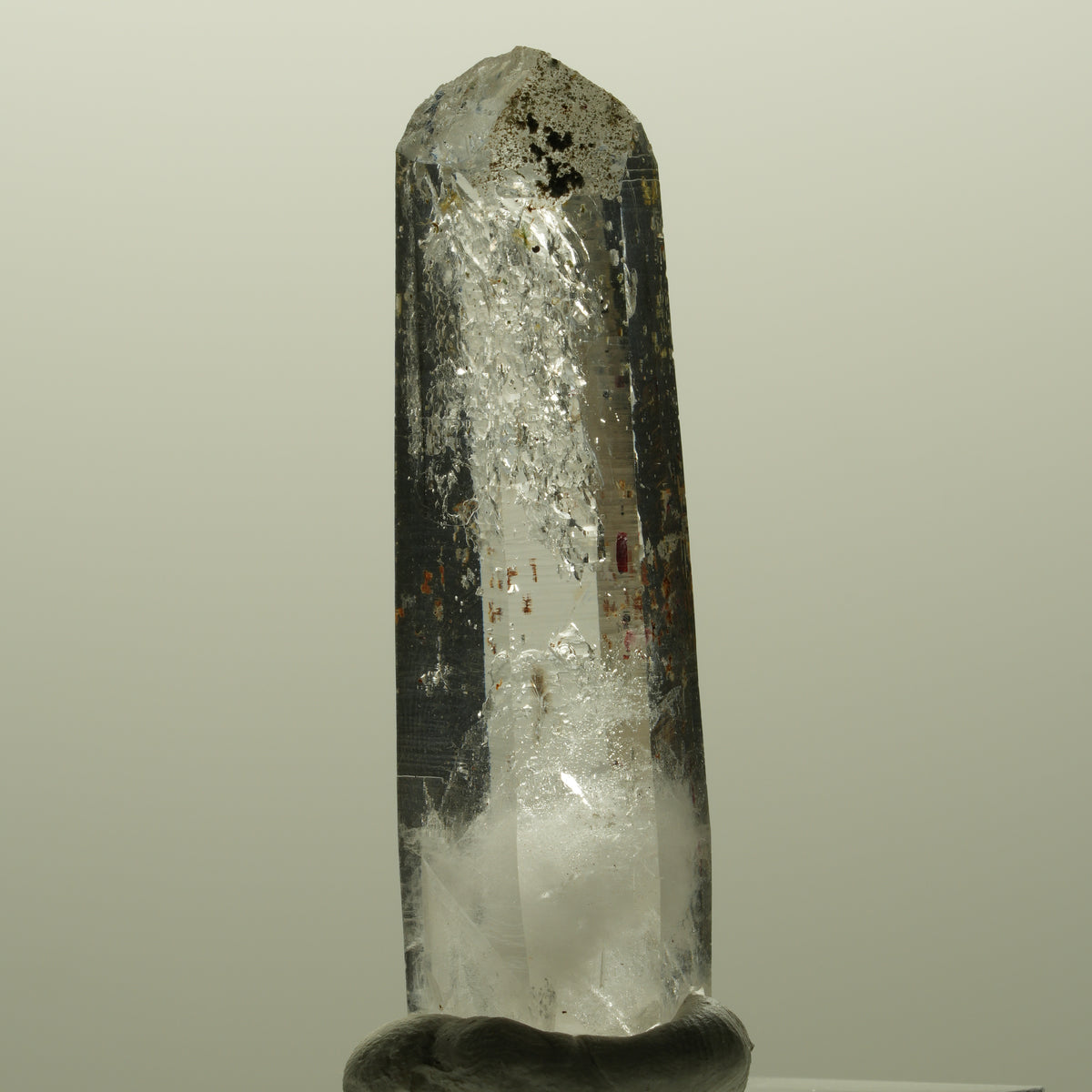 Harlekin Lemurian Rauchquarz Spitze mit Hämatit Streep Mine, Goboboseb, Namibia 49*16*12mm #14815