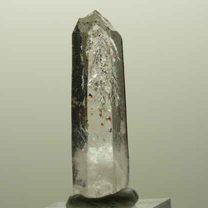 Harlekin Lemurian Rauchquarz Spitze mit Hämatit Streep Mine, Goboboseb, Namibia 49*16*12mm #14815