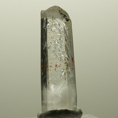 Harlekin Lemurian Rauchquarz Spitze mit Hämatit Streep Mine, Goboboseb, Namibia 49*16*12mm #14815
