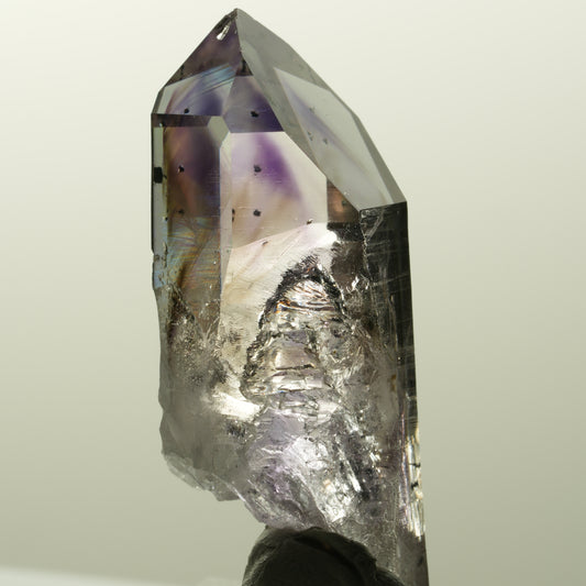 Harlekin Lemurian Phantom Amethyst Spitze Streep Mine, Goboboseb, Namibia 49*21*18mm #14859