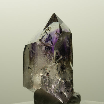 Harlekin Lemurian Phantom Amethyst mit Analcim Streep Mine, Goboboseb, Namibia 35*22*16mm #14866
