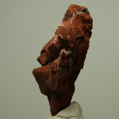 Calcit-Kristallstufe mit roter Hämatit-Kruste auf Matrix Unbekannt 90*76*32mm #14874