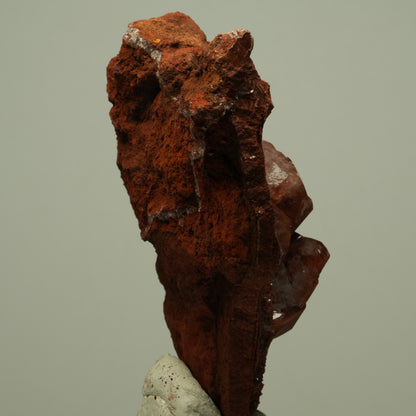 Calcit-Kristallstufe mit roter Hämatit-Kruste auf Matrix Unbekannt 90*76*32mm #14874