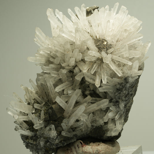 Nadelquarz-Kristallstufe auf Erzmatrix Madan Ore Field, Rhodope, Bulgaria 85*63*34mm #14879