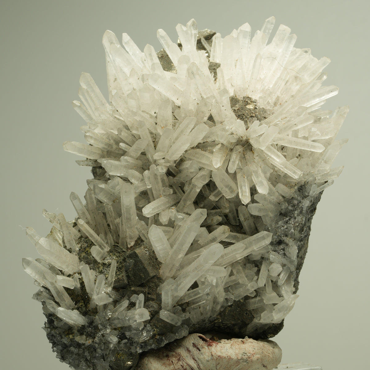 Nadelquarz-Kristallstufe auf Erzmatrix Madan Ore Field, Rhodope, Bulgaria 85*63*34mm #14879