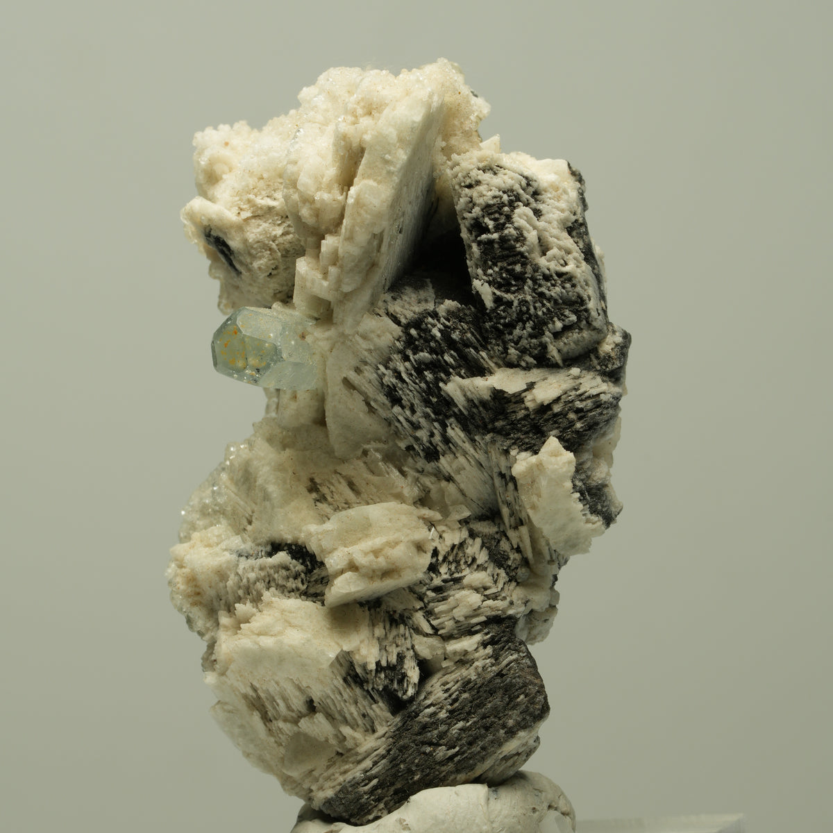 Aquamarin, Hyalit Opal auf Schörl Turmalin, Orthoklas Stufe Erongo, Namibia 48*27*23mm #14891