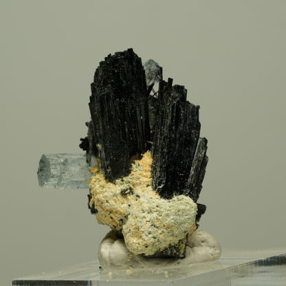 Aquamarin, Schörl Turmalin, Orthoklas, Muskovit Stufe Erongo, Namibia 30*26*25mm #14905