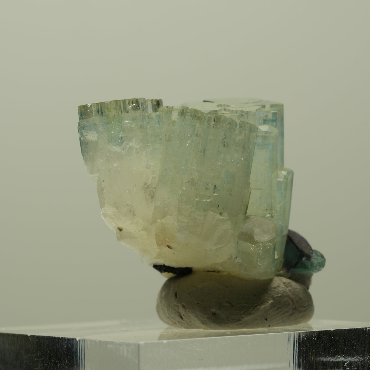 Aquamarin, Fluorit, Schörl Turmalin, Orthoklas Stufe Erongo, Namibia 24*22*17mm #14909