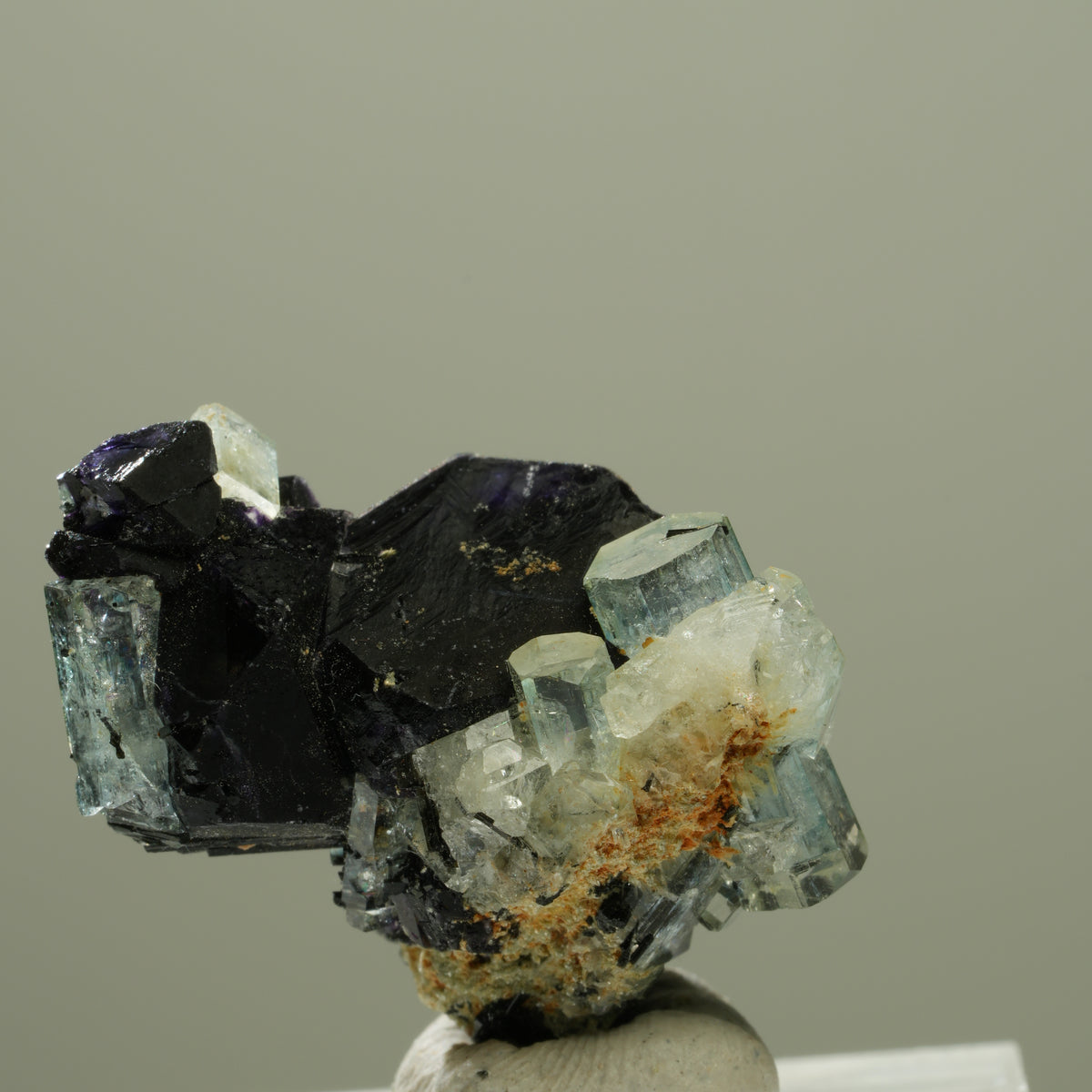 Aquamarin, Fluorit, Schörl Turmalin, Muskovit Stufe Erongo, Namibia 24*23*16mm #14917