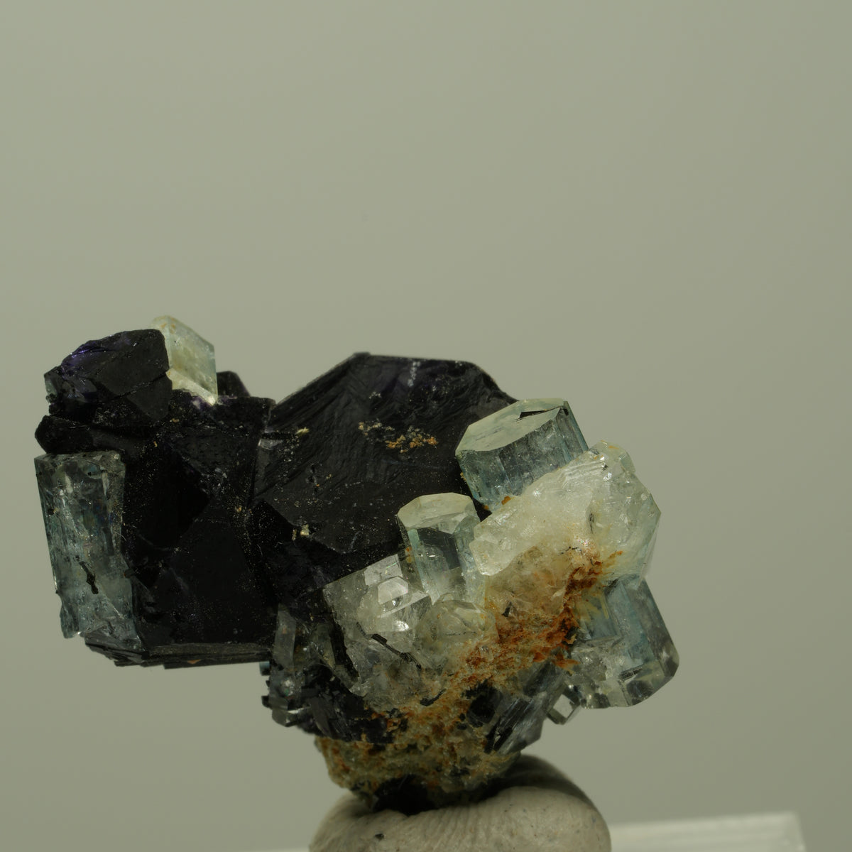 Aquamarin, Fluorit, Schörl Turmalin, Muskovit Stufe Erongo, Namibia 24*23*16mm #14917