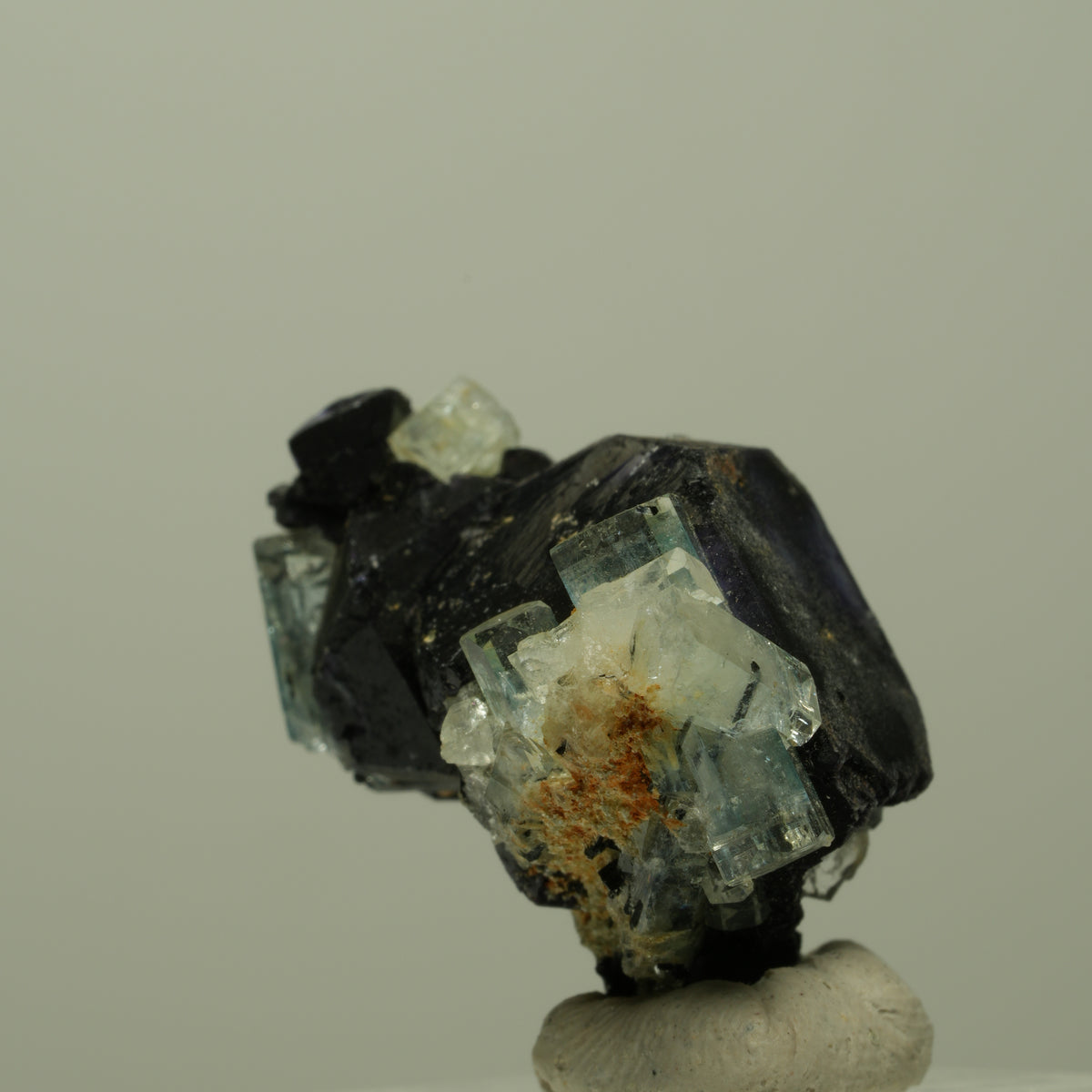 Aquamarin, Fluorit, Schörl Turmalin, Muskovit Stufe Erongo, Namibia 24*23*16mm #14917