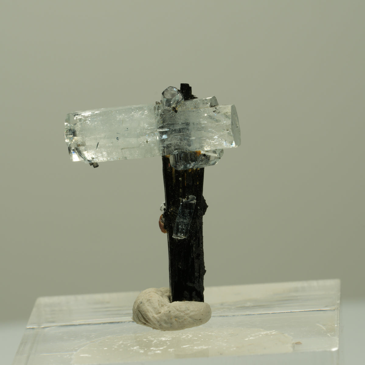 Aquamarin, Schörl Turmalin, Muskovit Stufe Erongo, Namibia 22*17*8mm #14919