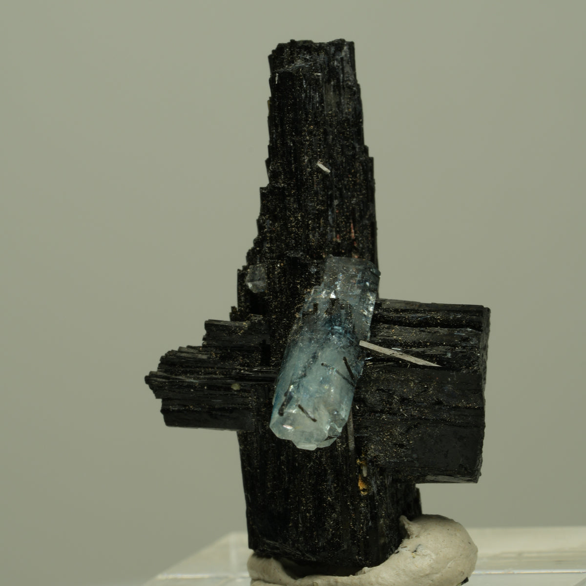 Seltene Aquamarin auf Schörl Turmalin Kreuz Stufe Erongo, Namibia 33*21*18mm #14923