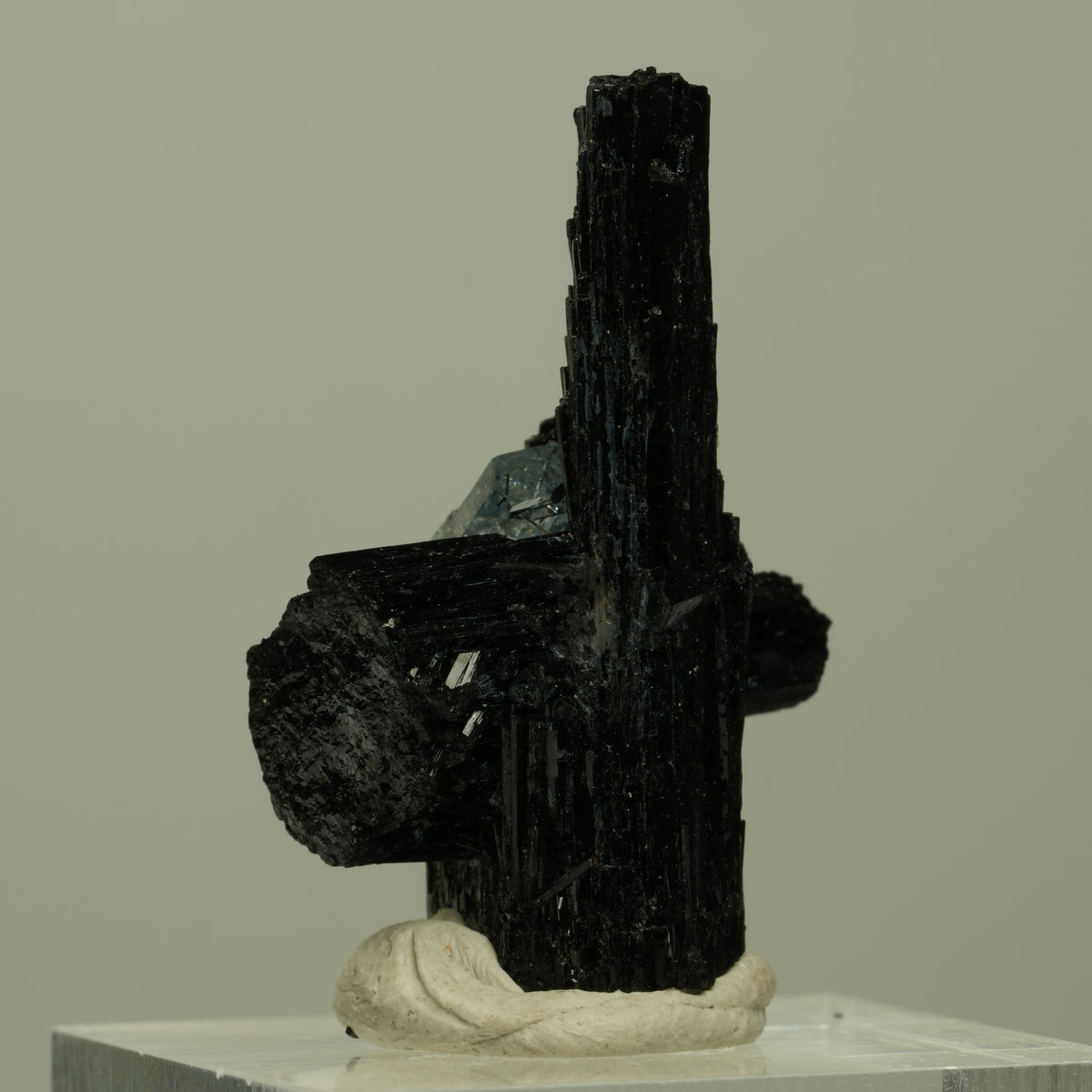 Seltene Aquamarin auf Schörl Turmalin Kreuz Stufe Erongo, Namibia 33*21*18mm #14923