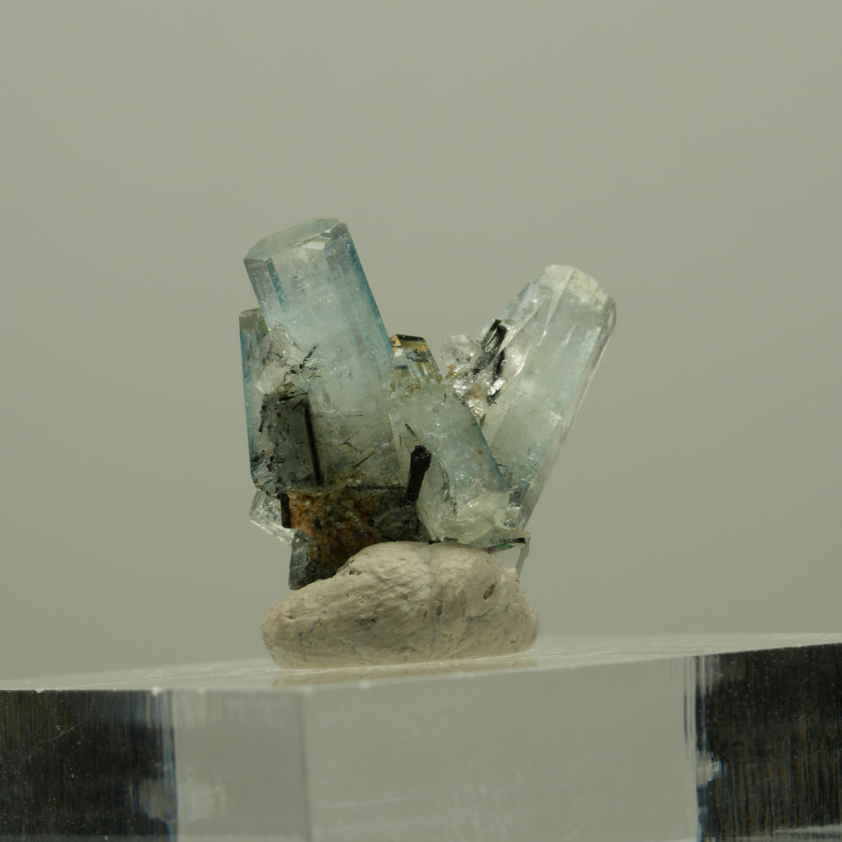 Aquamarin, Schörl Turmalin, Muskovit Stufe Erongo, Namibia 18*17*9mm #14924