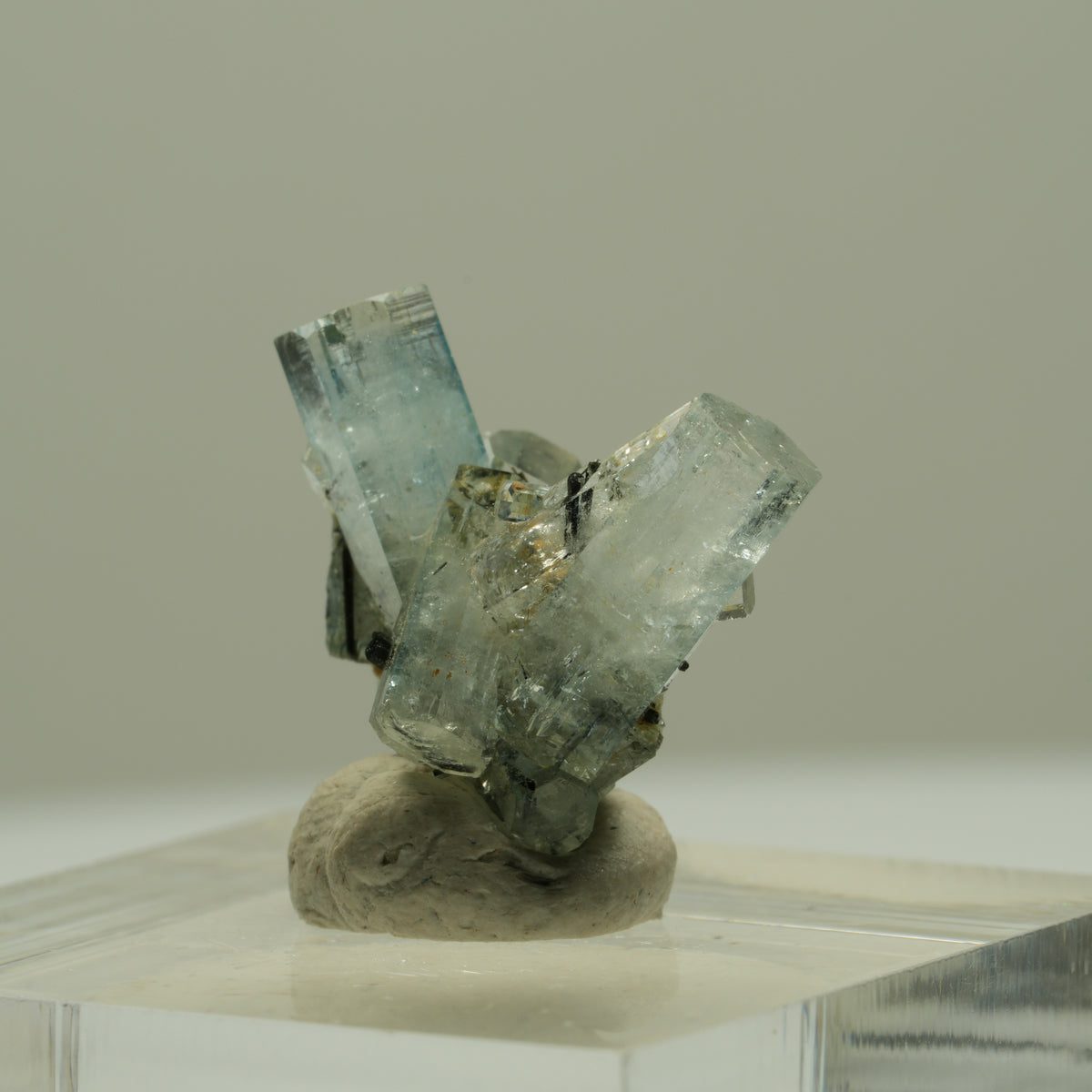 Aquamarin, Schörl Turmalin, Muskovit Stufe Erongo, Namibia 18*17*9mm #14924