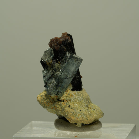 Aquamarin, Schörl Turmalin, Muskovit Stufe Erongo, Namibia 27*21*16mm #14961