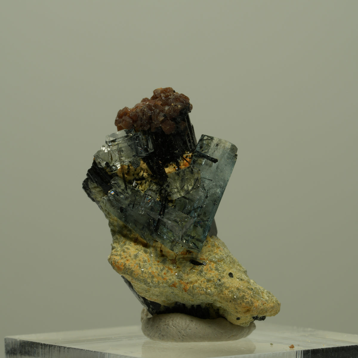 Aquamarin, Schörl Turmalin, Muskovit Stufe Erongo, Namibia 27*21*16mm #14961