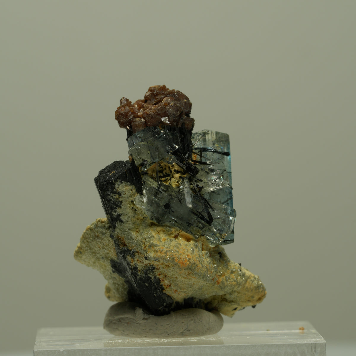 Aquamarin, Schörl Turmalin, Muskovit Stufe Erongo, Namibia 27*21*16mm #14961