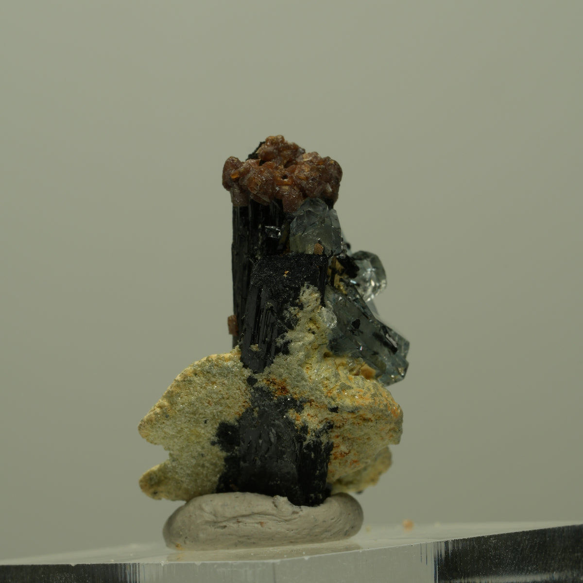 Aquamarin, Schörl Turmalin, Muskovit Stufe Erongo, Namibia 27*21*16mm #14961