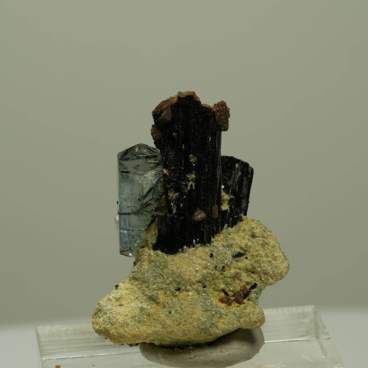 Aquamarin, Schörl Turmalin, Muskovit Stufe Erongo, Namibia 27*21*16mm #14961