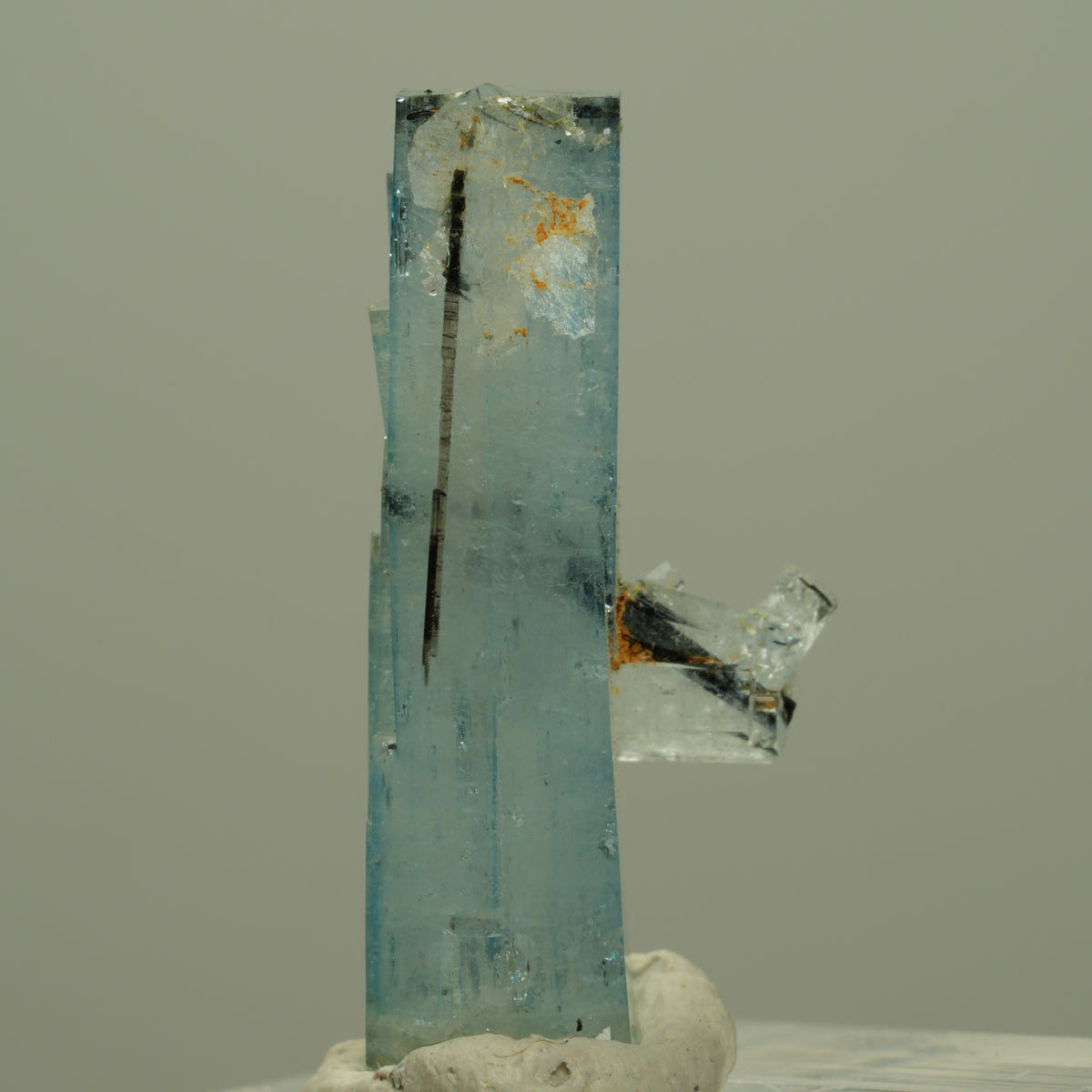 Aquamarin, Schörl Turmalin, Muskovit Stufe Erongo, Namibia 29*14*10mm #14972