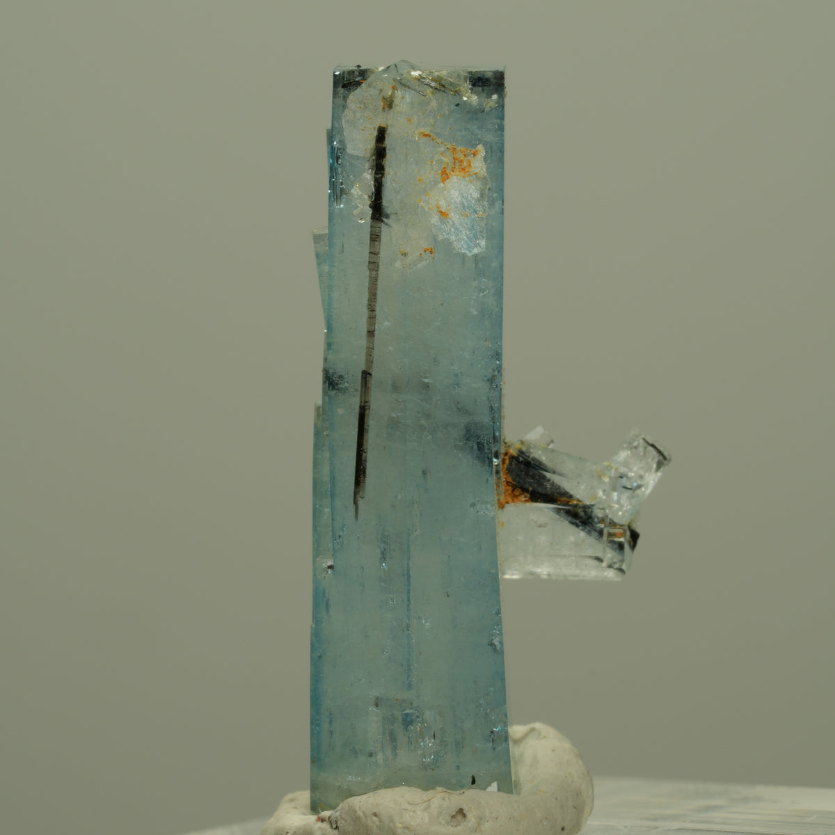 Aquamarin, Schörl Turmalin, Muskovit Stufe Erongo, Namibia 29*14*10mm #14972